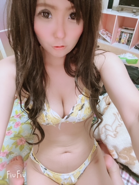 (><)͂[